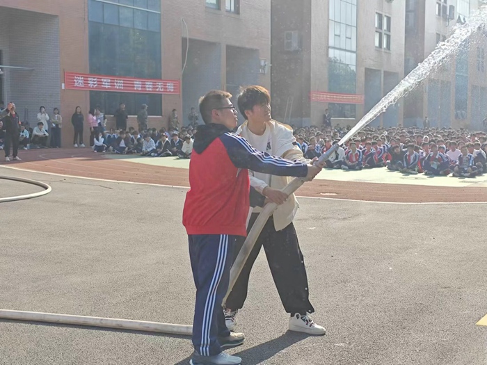 2023秋季+2024年春季学期-消防演习6.jpg
